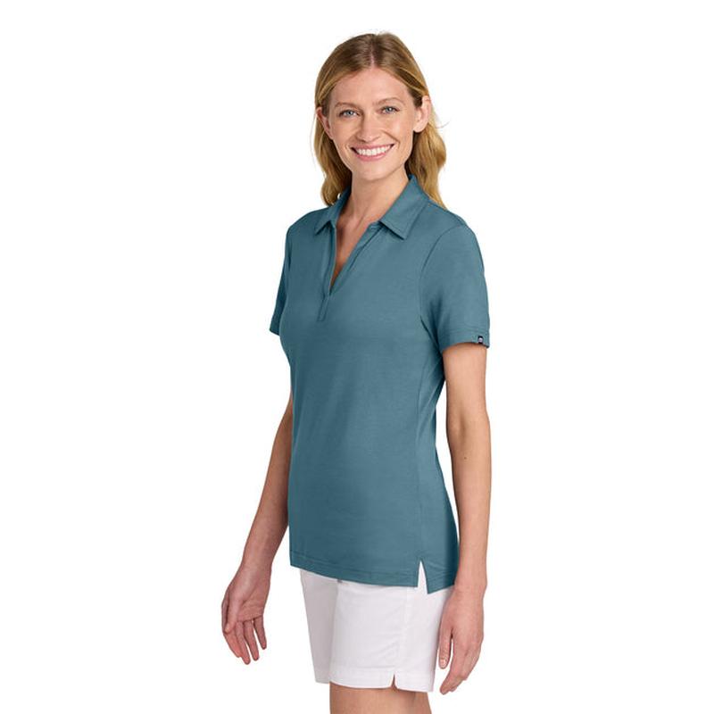 NEW STRAYER TravisMathew Women’s Glenview Solid Polo - Stellar Blue